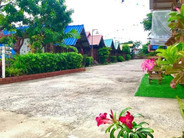 Talad Nam Klong Hae Resort Hat Yai Esterno foto